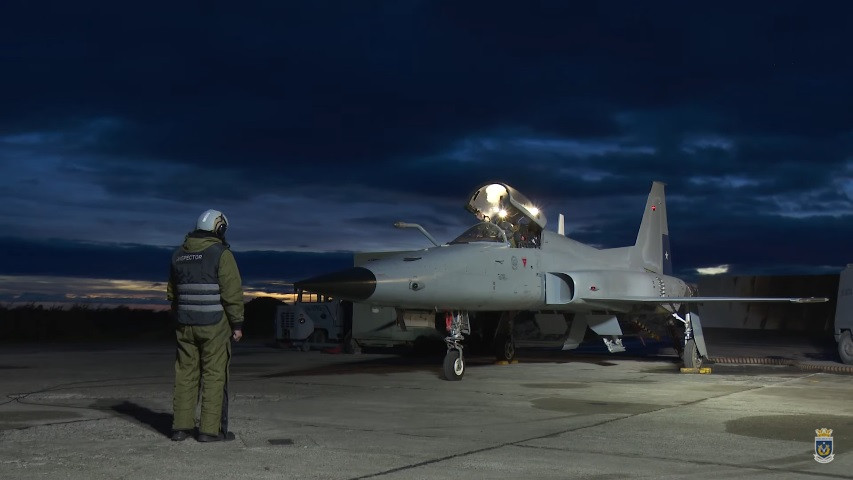 El personal calificado y los sistemas de armas son claves para la Defensa Nacional. Foto FACh